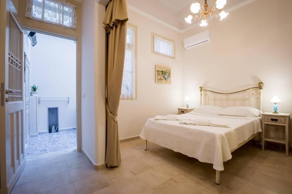Neoclassical Apartment With 2 Bedrooms In Piraeus Ngoại thất bức ảnh