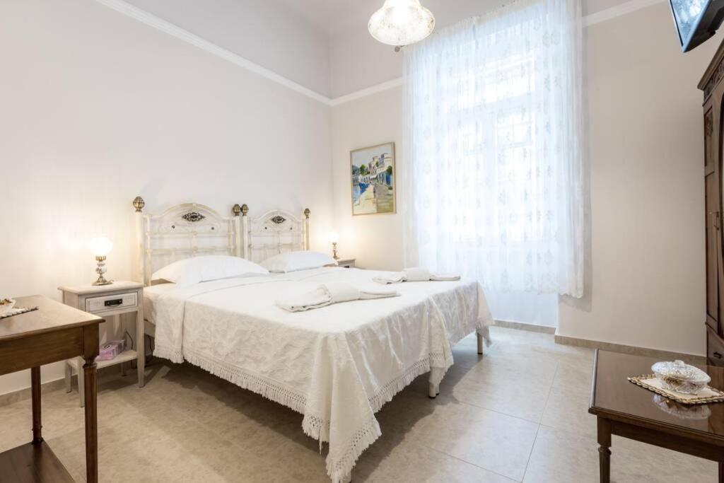 Neoclassical Apartment With 2 Bedrooms In Piraeus Ngoại thất bức ảnh