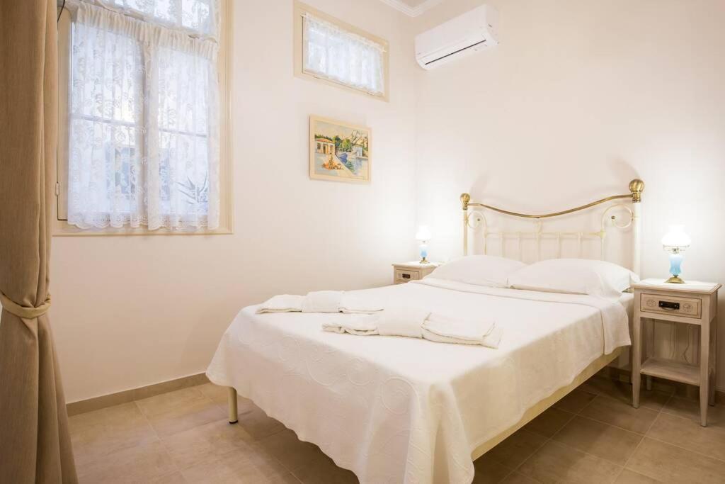 Neoclassical Apartment With 2 Bedrooms In Piraeus Ngoại thất bức ảnh
