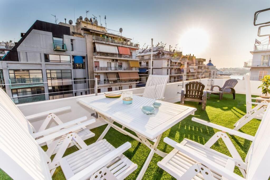 Neoclassical Apartment With 2 Bedrooms In Piraeus Ngoại thất bức ảnh